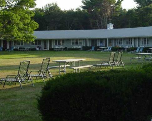 Capewind Waterfront Resort Falmouth Exterior photo